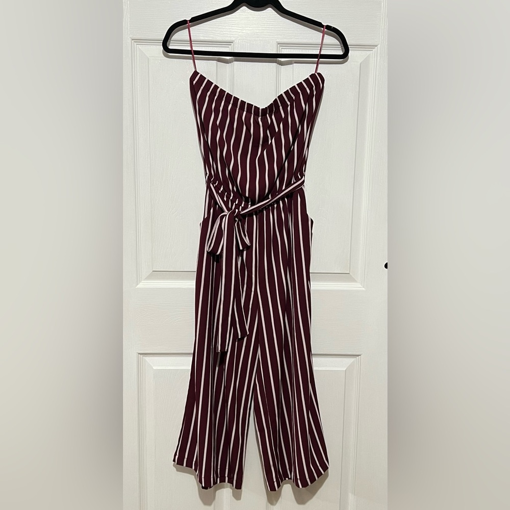 💗 Forever 21 - Womens Burgundy and White Striped Strapless Jumpsuit